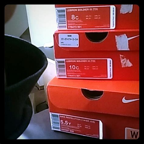 nike shoe box size 11.